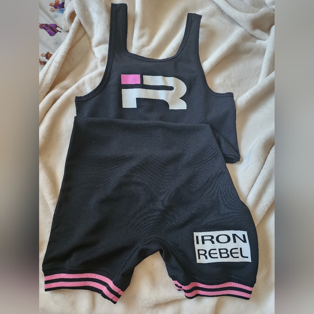 Powerlifting singlet